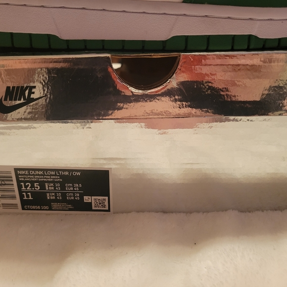 SOLD- Nike Dunks - Picture 3 of 6